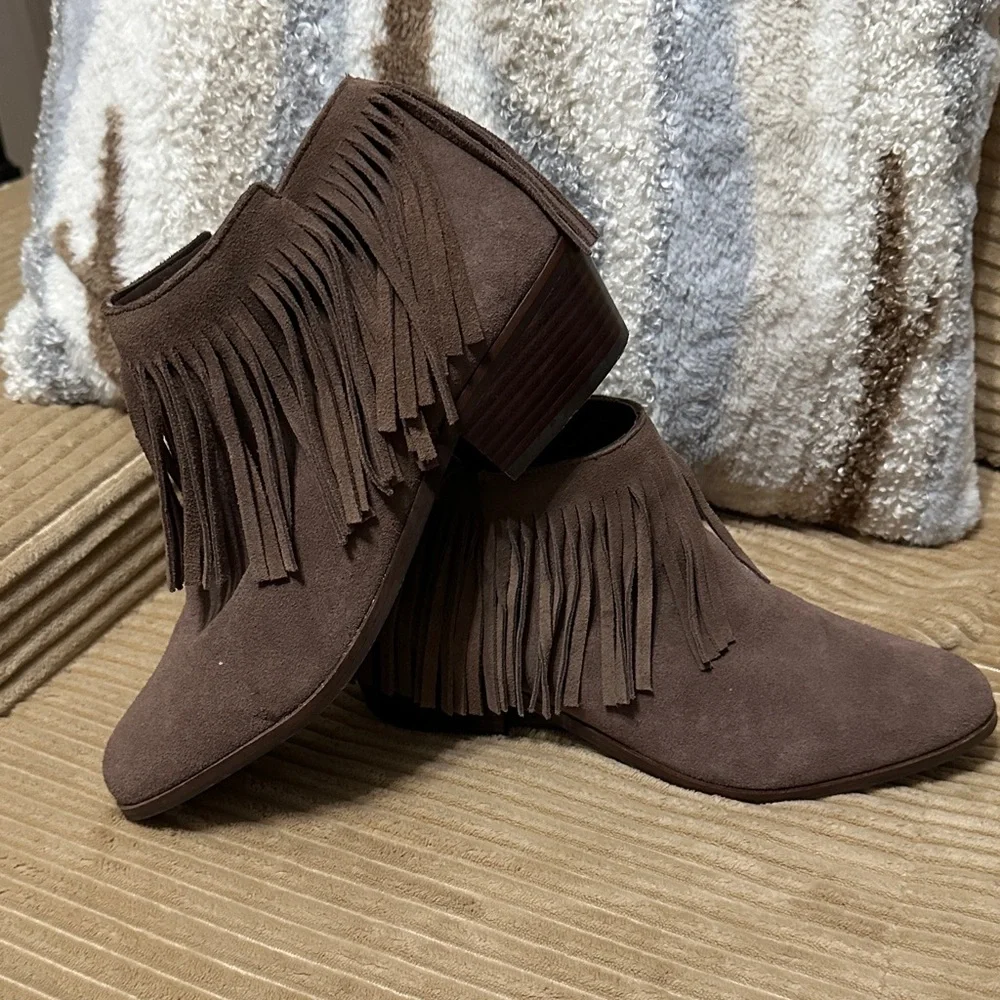 Steve Madden Brown Fringe Ankle Boots 9M